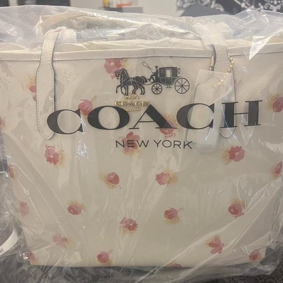 Coach City Tote With Pop Limited Edition Floral Allover Print Shoulder Bag NWT - Picture 1 of 7